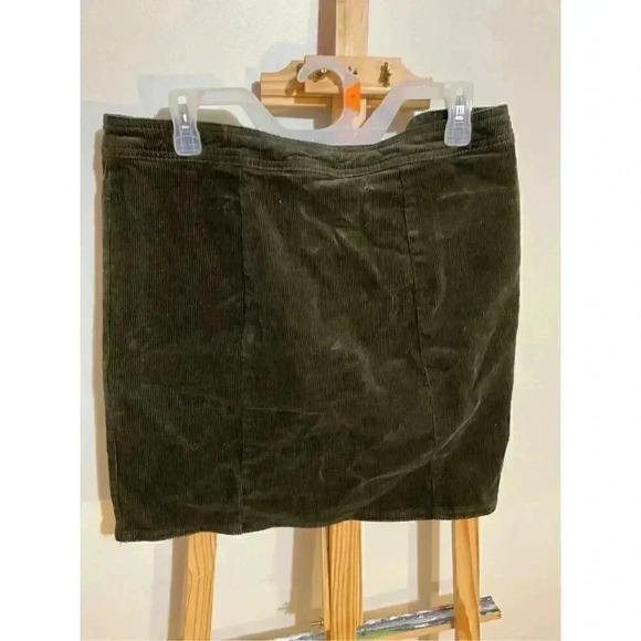 Blue Spice corduroy front zip and button mini skirt green size 11 - Picture 4 of 6